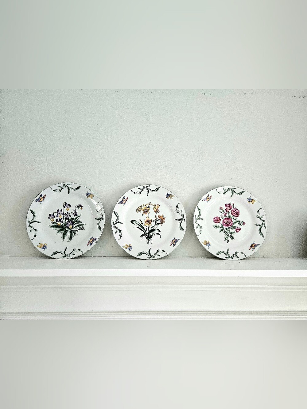 Vintage Oriental Accent Collection Set Of 3 Porcelain Decorative Floral Plates